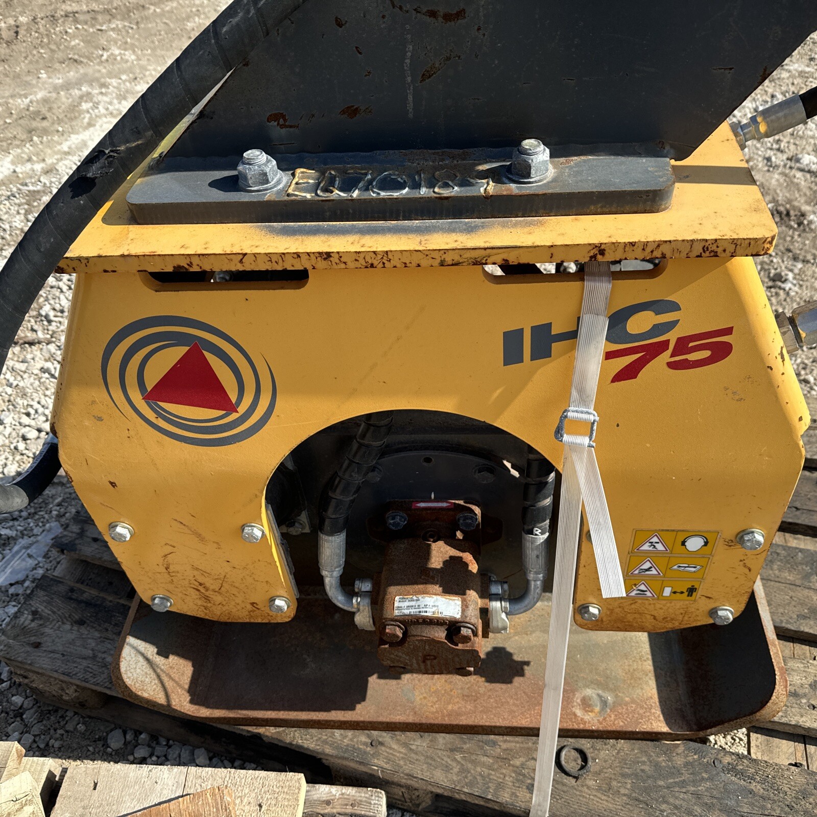 Indeco IHC 75 Mini Excavator Compactor Loader Backhoe Cat Case 24×25 Plate