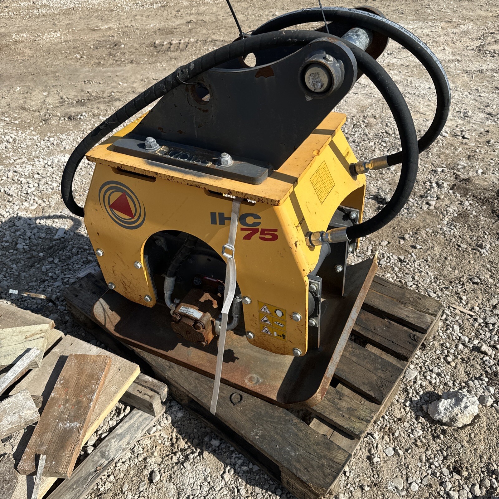 Indeco IHC 75 Mini Excavator Compactor Loader Backhoe Cat Case 24×25 Plate