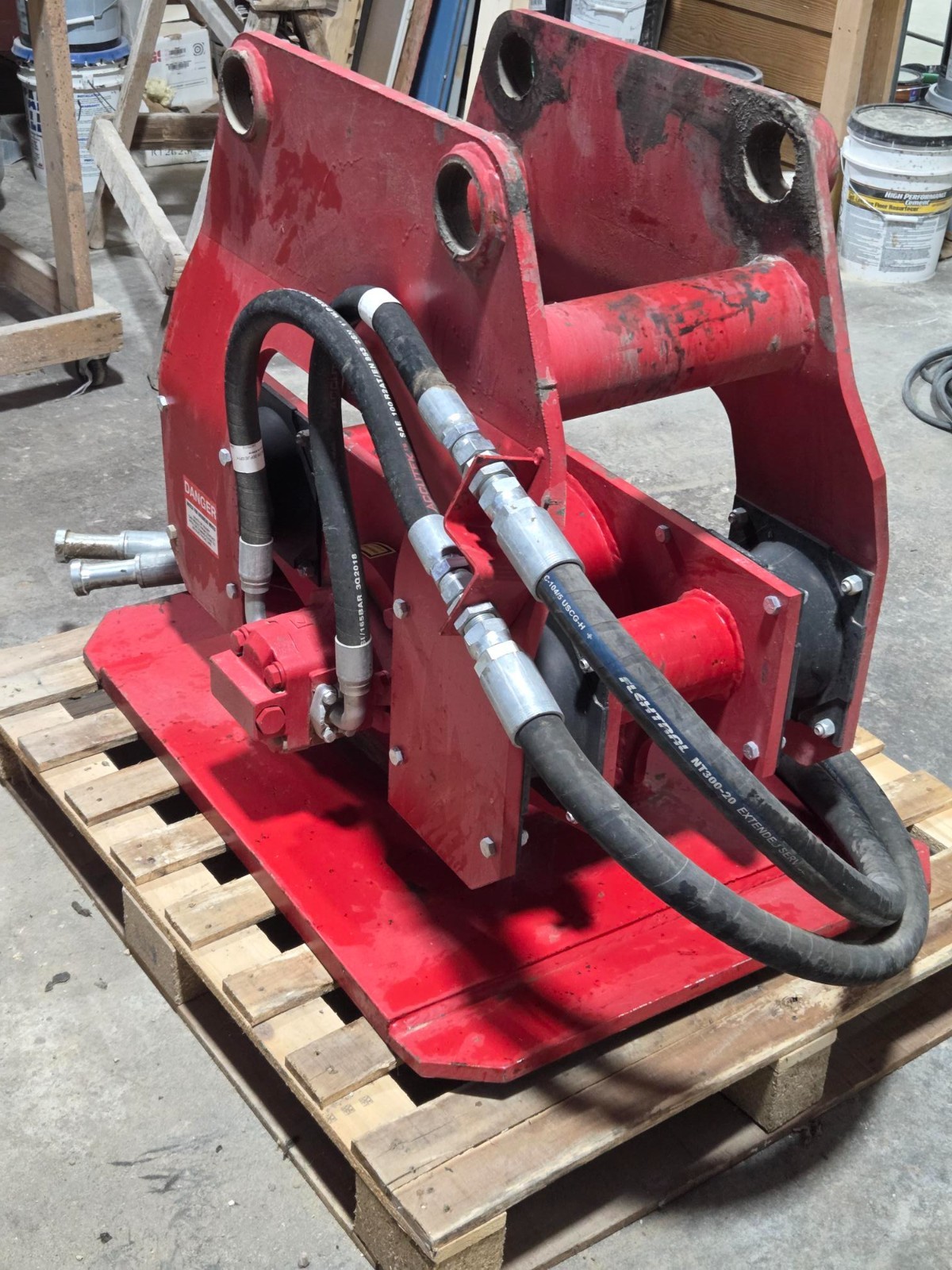 GENTEC Pin On Hydraulic Plate Compactor, FIts B Linkage CAT Excavators – 320DL