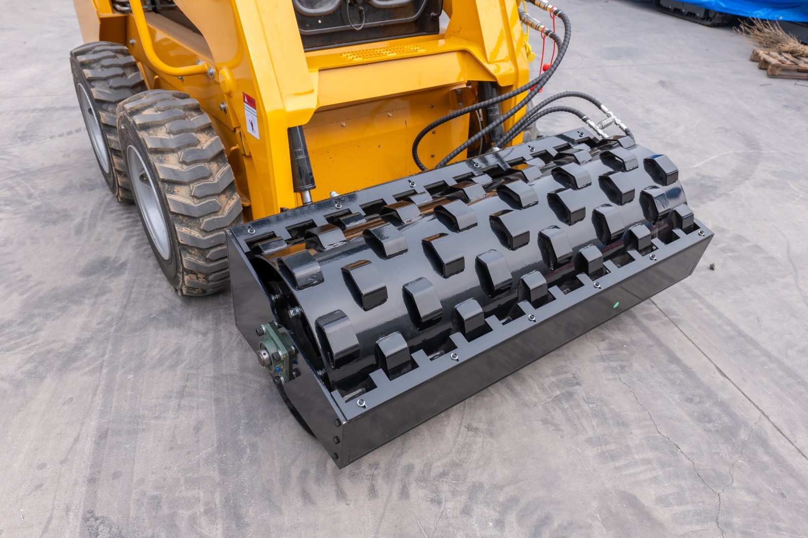 1.5m/ 60″ Vibratory Soil Compactor for Skid Steer fits Bobcat Padfoot Roller