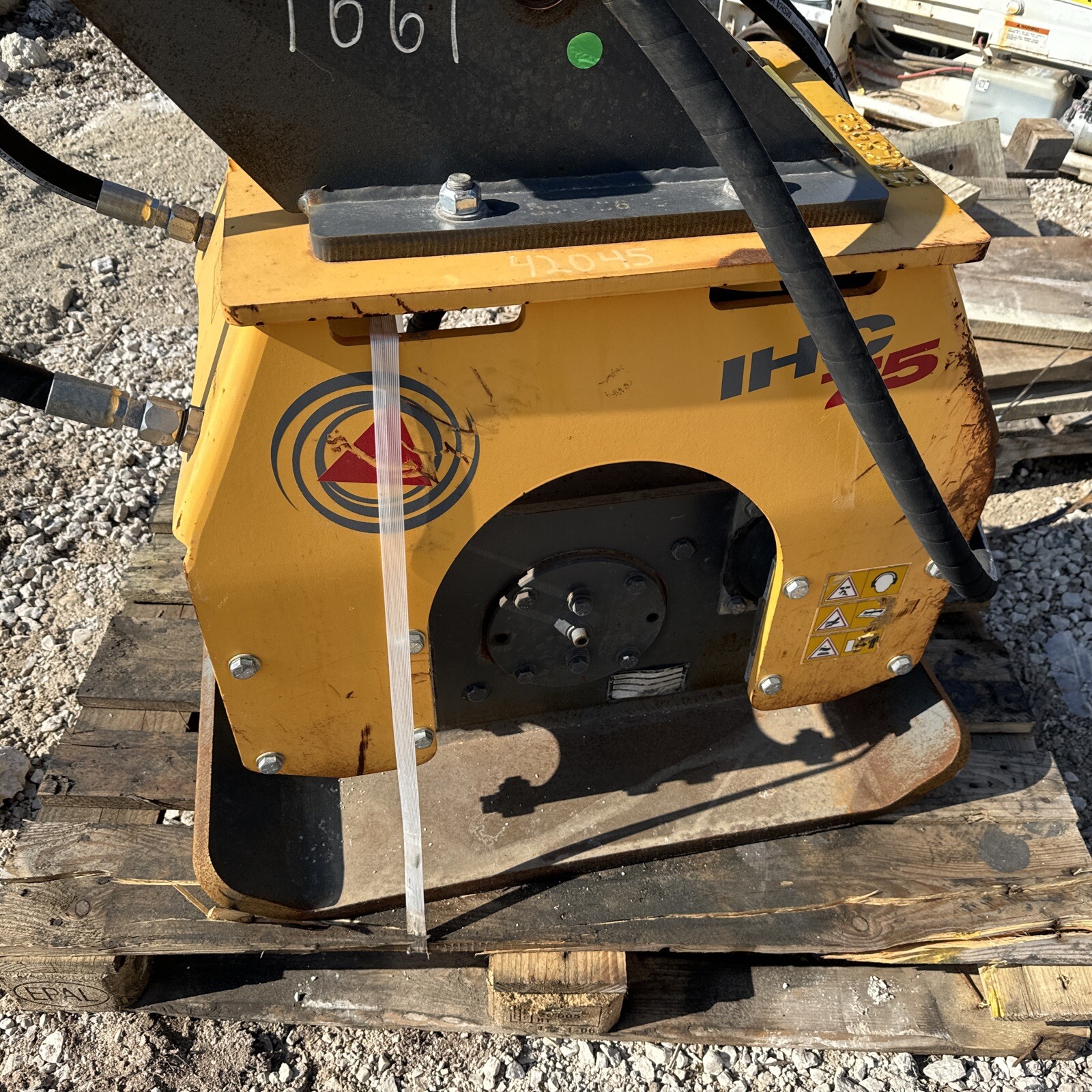 Indeco IHC 75 Mini Excavator Compactor Loader Backhoe Cat Case 24×25 Plate