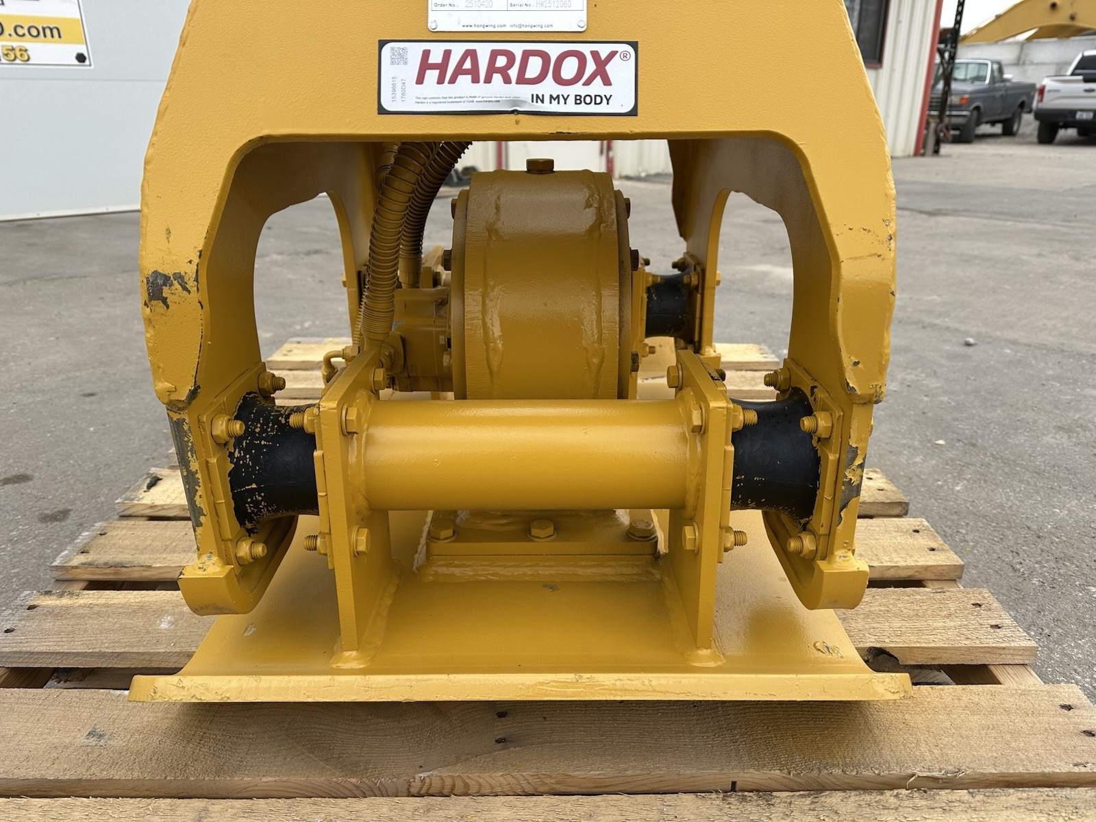 New 21″ Vibratory Compactor Plate 65mm Pins Cat Hyundai Kobelco Volvo